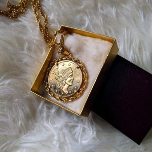 Vintage 1976 Gold Avon Medallion Necklace